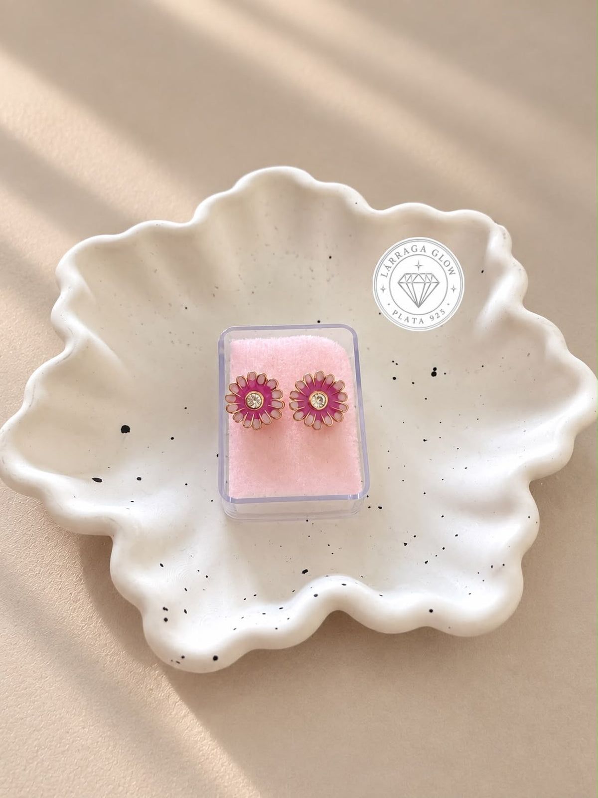 Aretes de botón margarita Pan