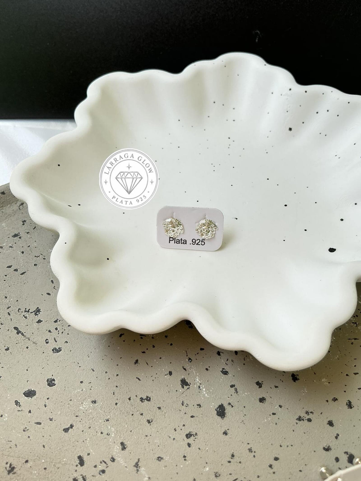 Aretes medusa